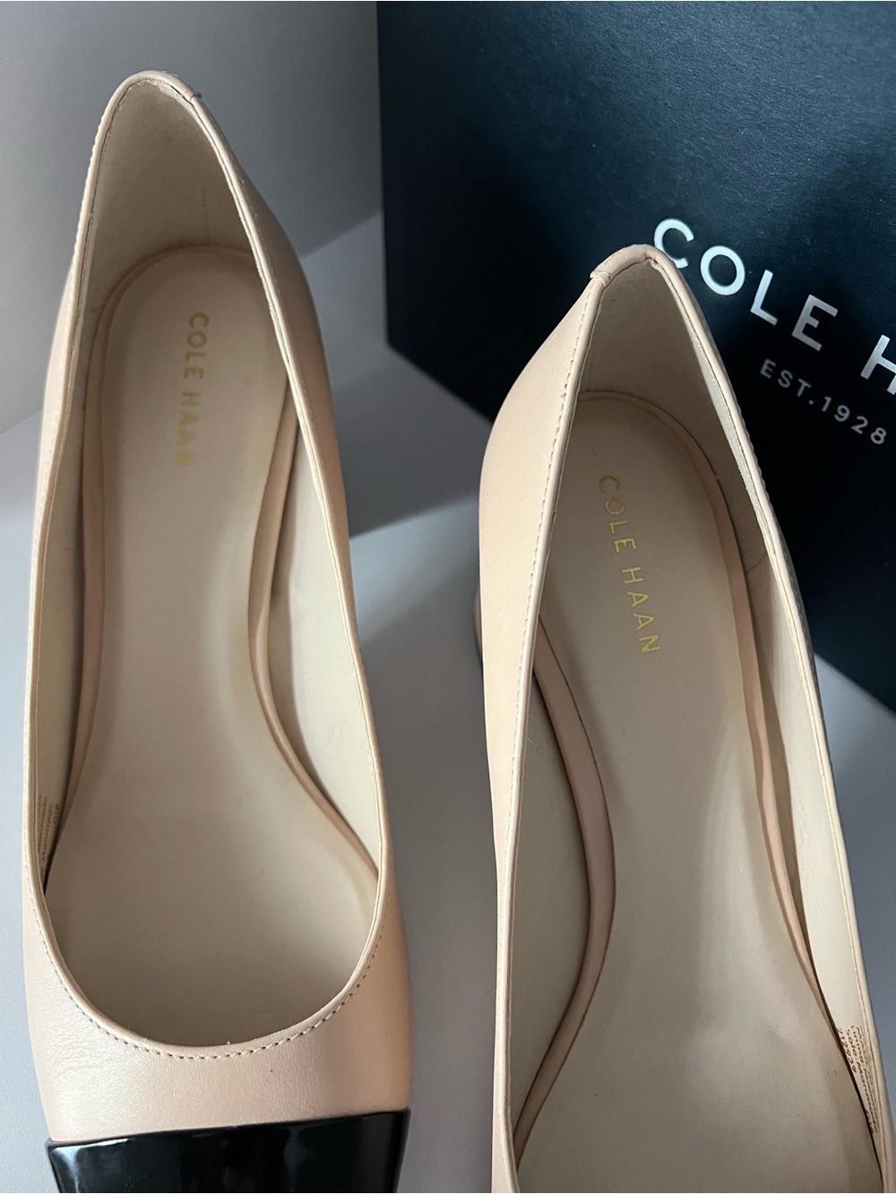 NIB Cole Haan Nude and Black Cap-Toe Block Heel Pumps - Picture 3 of 5